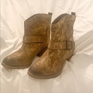 Cowboy🤠Buckle Ankle Bootie Metallic💛